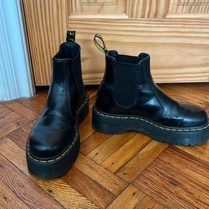 2976 SMOOTH LEATHER PLATFORM CHELSEA BOOTS SZ 6